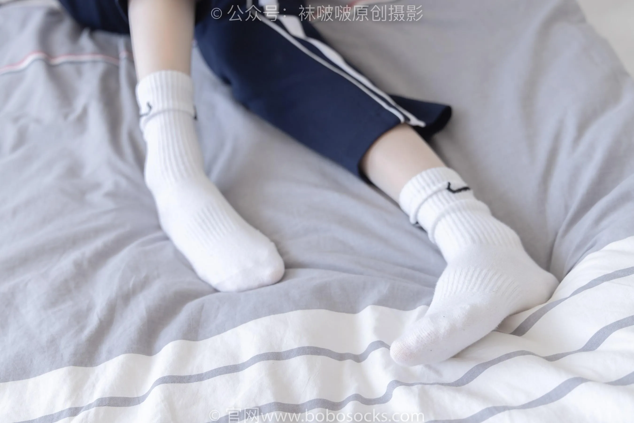 [BoBoSocks袜啵啵]NO.207 稚予-aj板鞋、白棉袜、油亮白丝、校服裤里丝 [87P]插图7